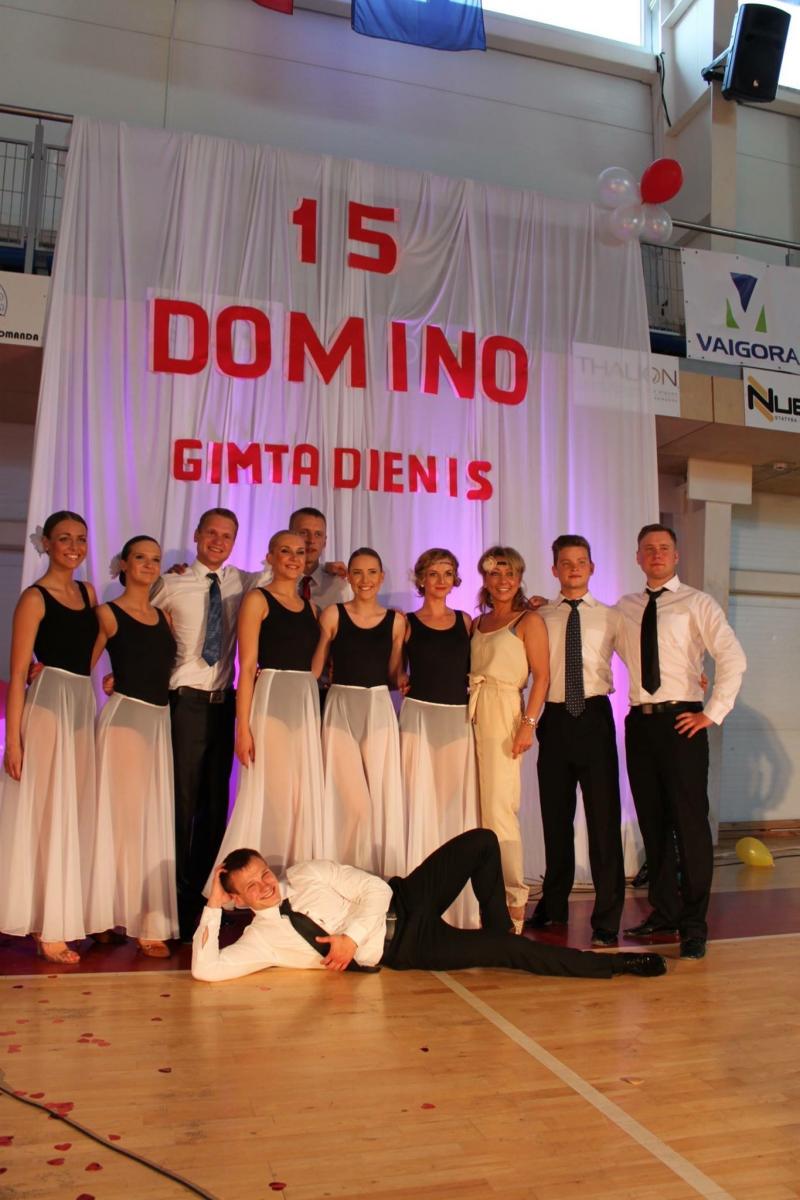 Domino šokių studijos šokėjai