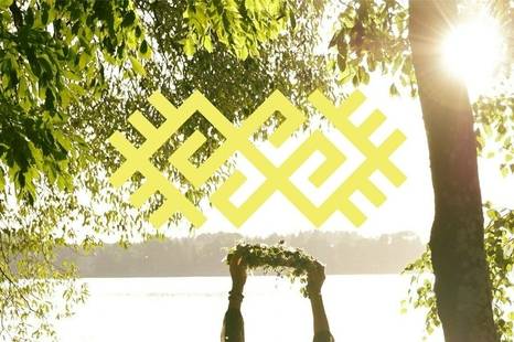 Laumių maudynės, žalčių budinimo šventė