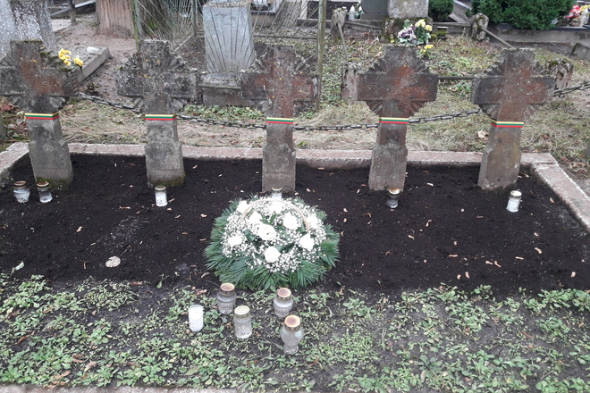 The graves of Lithuanian soldiers in Sirvintos