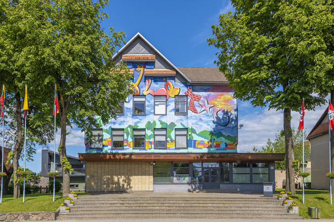 “Street Art” drawing on a wall of the former cinema in Molėtai 