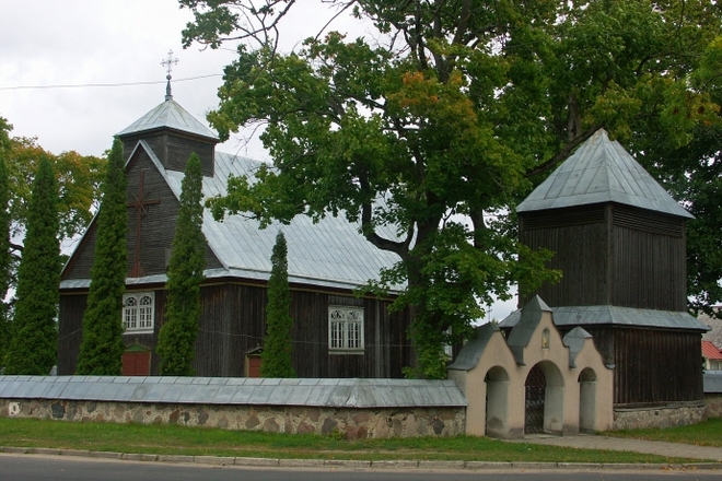 Inturkė church and bell tower