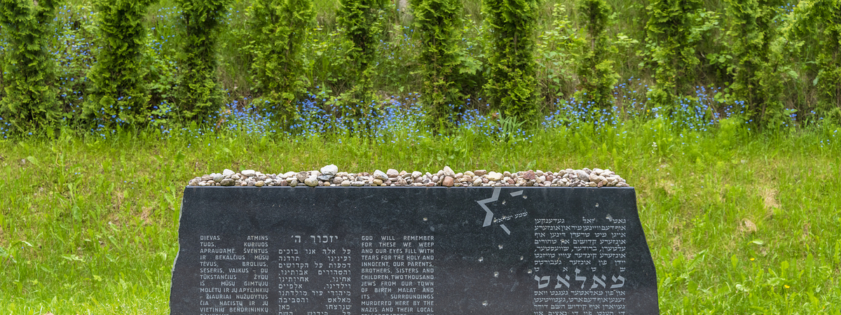 The place and grave of the massacre of Molėtai Jews