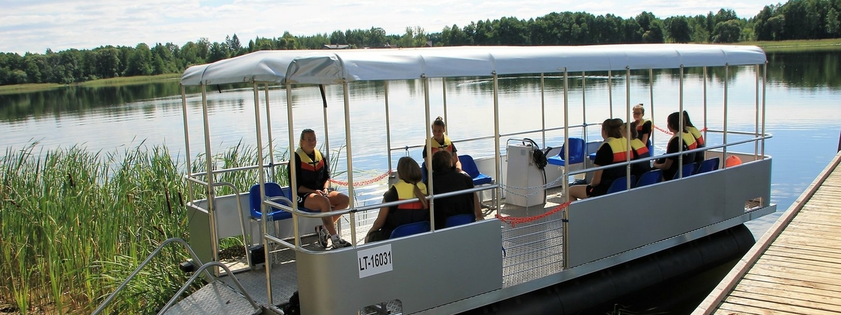 Educational boat trip around Galuonai lake